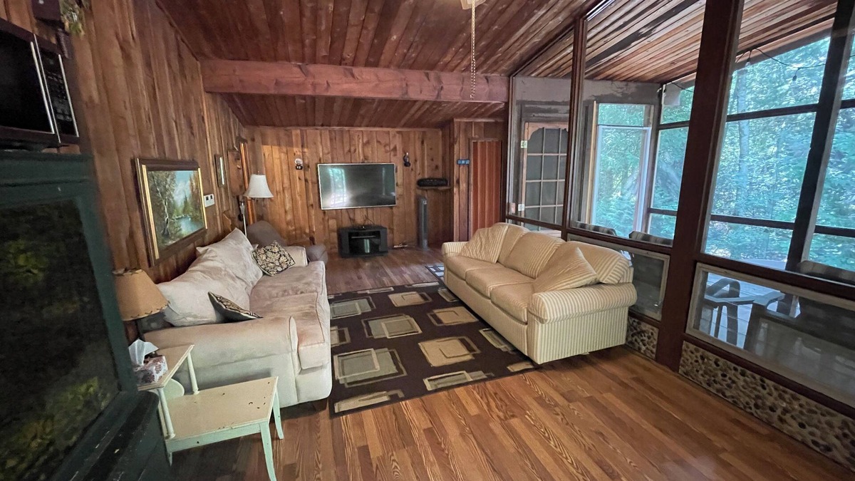 Kettle Point 44 Cottage | Ipperwash Beach Cottage