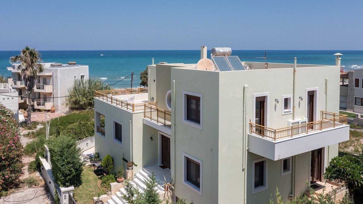 Sfakaki Villa | Irene Beach Villa,pool,Near beach & taverns