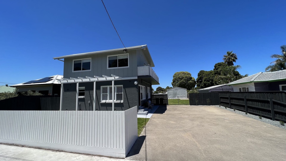 Lakes Entrance Apartment | Irene June Coastal Retreat 1