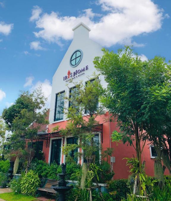 Nakhon Chum Villa | Iris Homestay