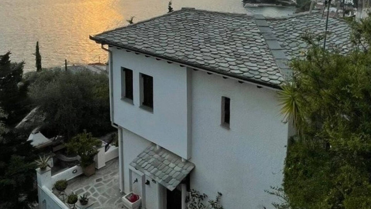 Afissos Villa | Iris Sea View Villa - Impeccable view only a 5 min walk from the nearest beach!