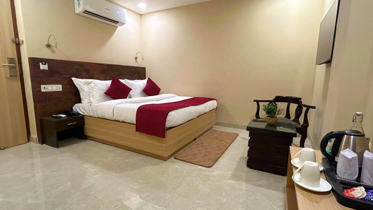 Kalkaji Hotel | Iris Suites Kalkaji