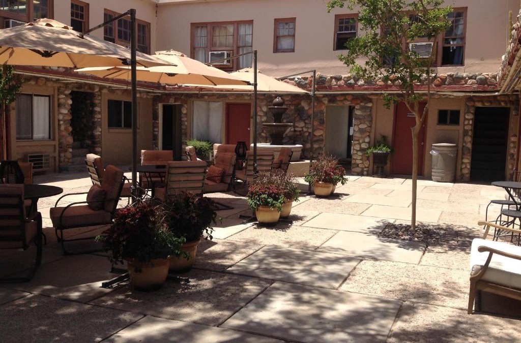 Cottonwood Hotel | Iron Horse Inn