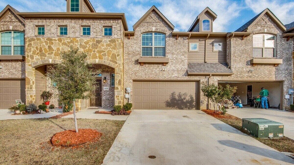 Irving House | Irving Bliss- 3 bedroom Charm In Heart of Irving