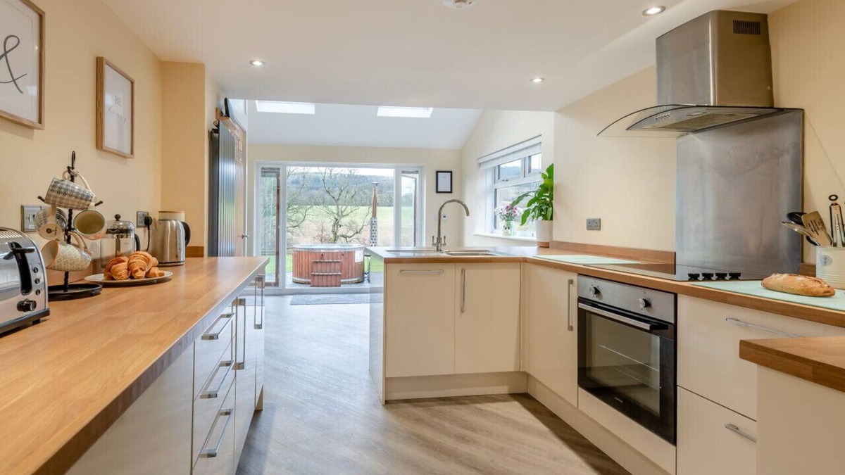 Cockermouth House | Isel Gate Cottage - Three Bedroom House, Sleeps 6