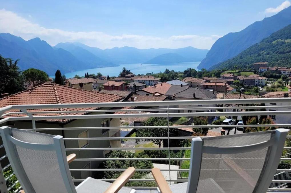 Solto Collina Apartment | IseoLakeRental - The View
