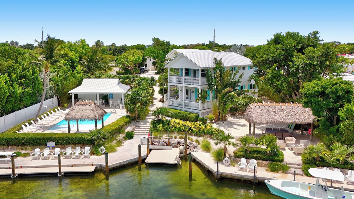 Upper Matecumbe Key Villa | Isla Key Acaí: Waterfront Boutique Resort, FREE Boat Dockage Sep-Oct Only!