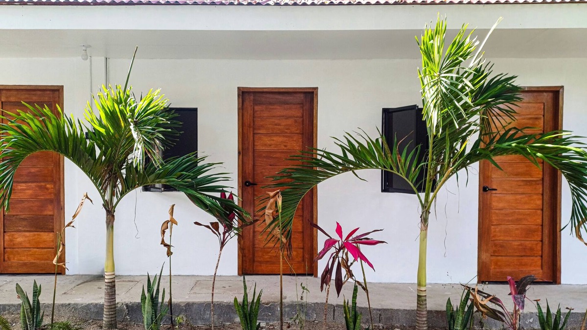 Catangnan Hotel | Isla Linaw Siargao