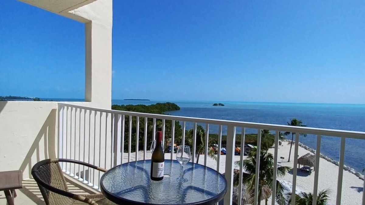 Tavernier Condo | Islamorada Lovely Panoramic Ocean VIEWS! Oceanfront Corner Condo, Pool, More!