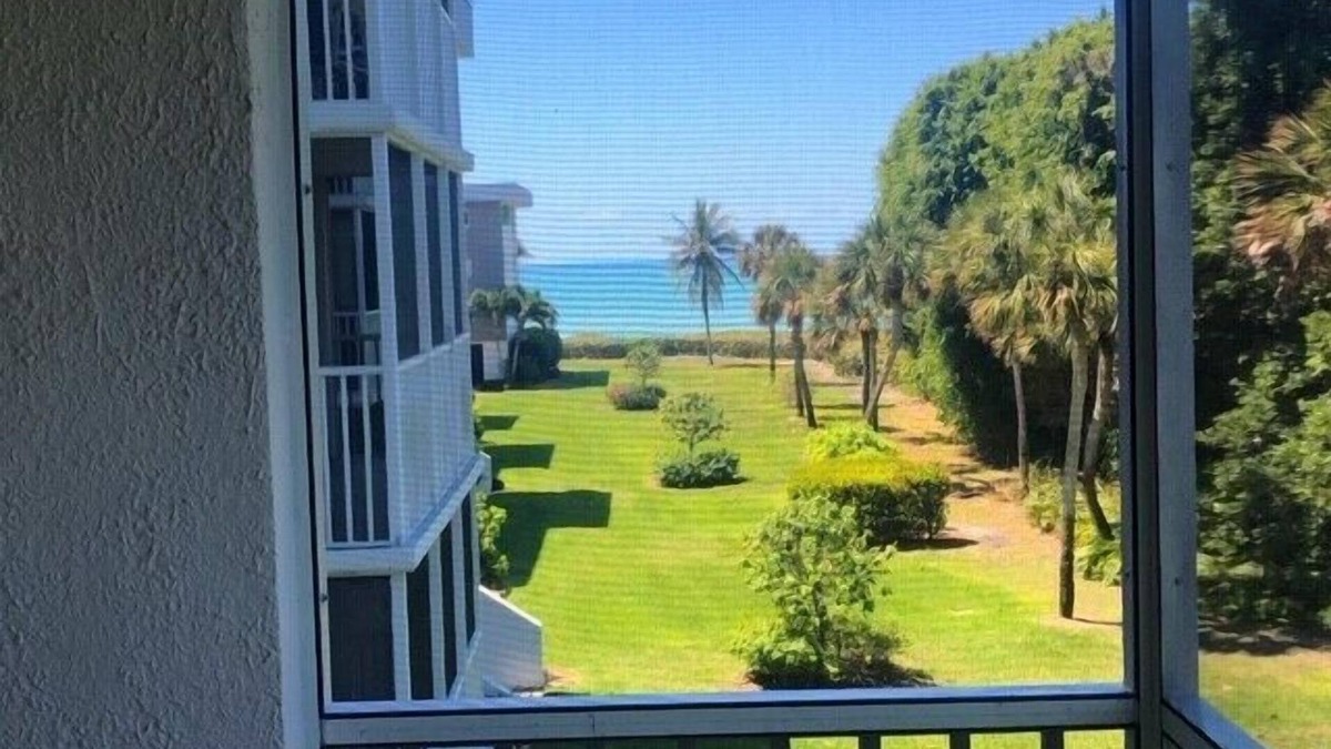Sanibel Condo | Island Beach Club #220B is a 2/2 vacation rental on Sanibel Island!