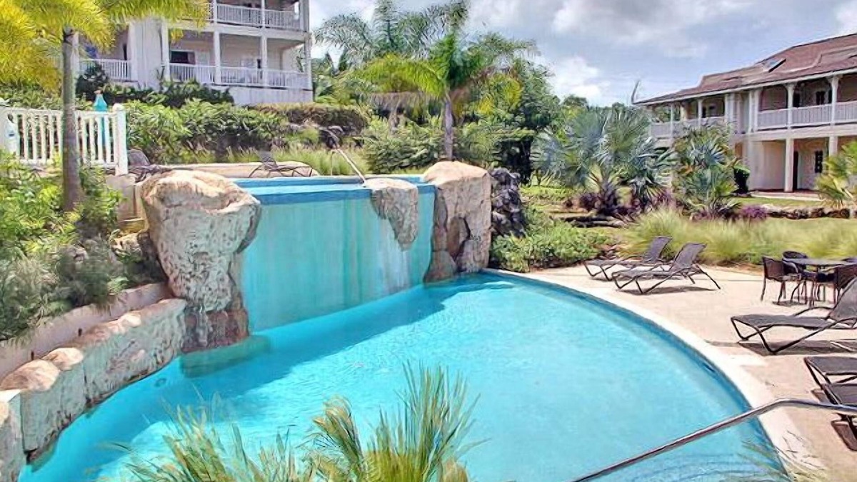 Vuemont Villa | 'Island Breeze' - luxurious private villa, lovely views & excellent facilities