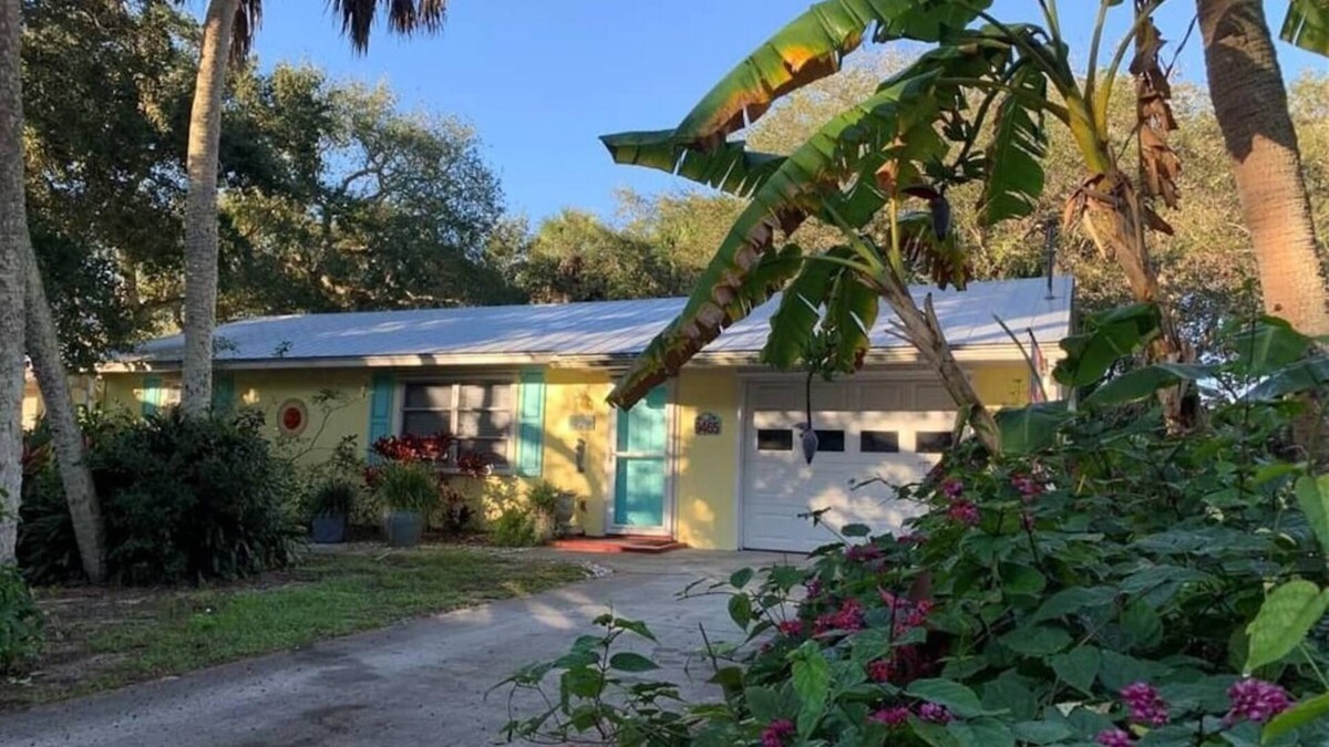 Wabasso Beach House | Island Cottage: A Short Walk to the Beach