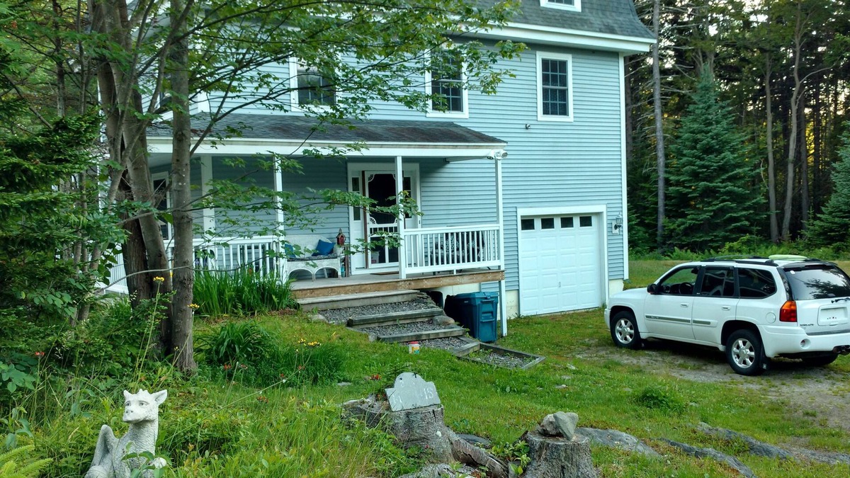 Long Island House | Island Escape - Spacious 4 BR House with Car included!