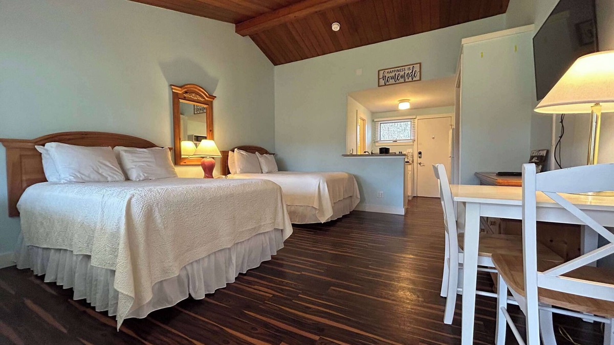 Oak Bluffs Apartment | Island Inn - Studio Suite - 26F - Dog-friendly - Oak Bluffs, MA