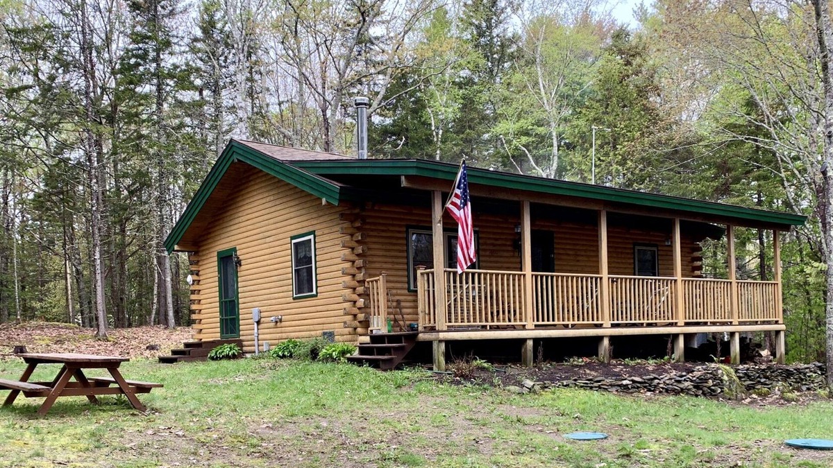 Islesboro House | Island log home in Maine with ocean views