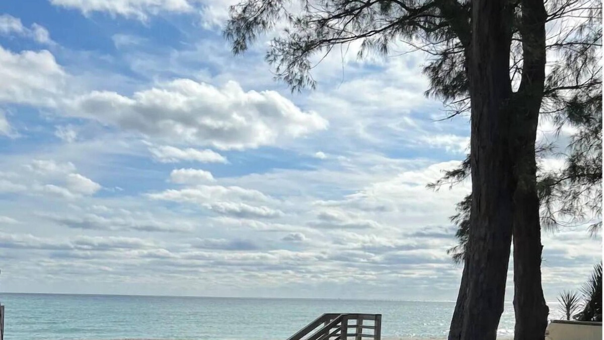 Palm Beach - West Palm Beach House | Island Newly Renovated 1 BR- King Bed