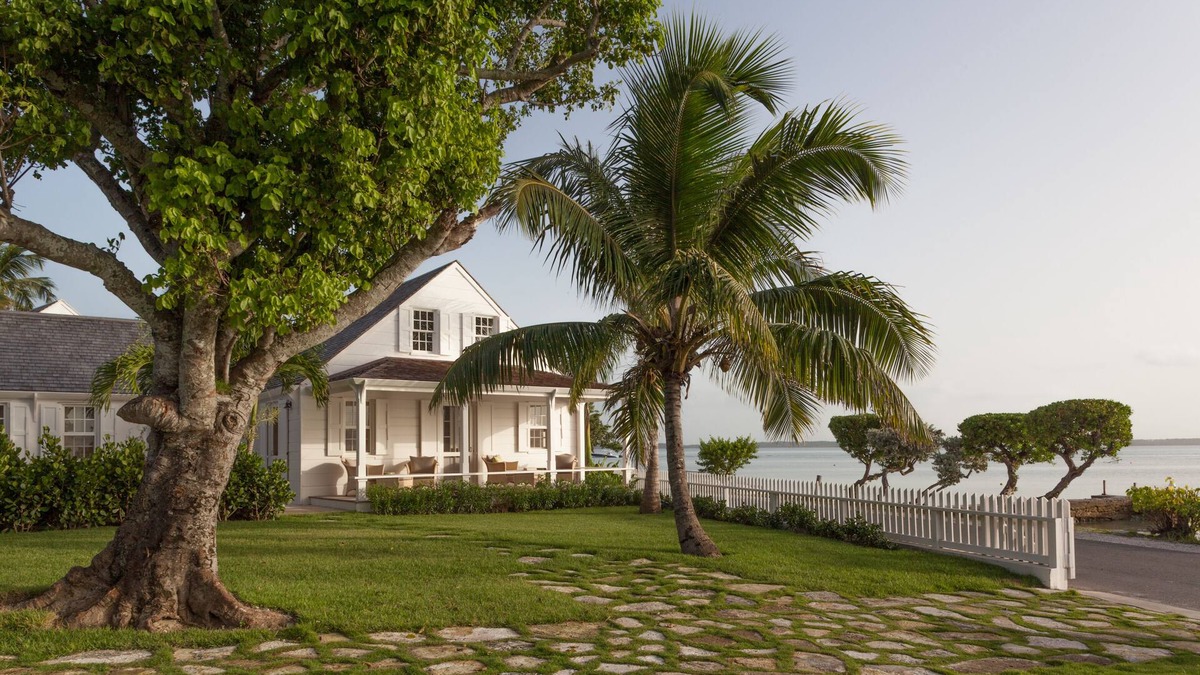 Dunmore Town Cottage | Island Oasis in the heart of Dunmore town