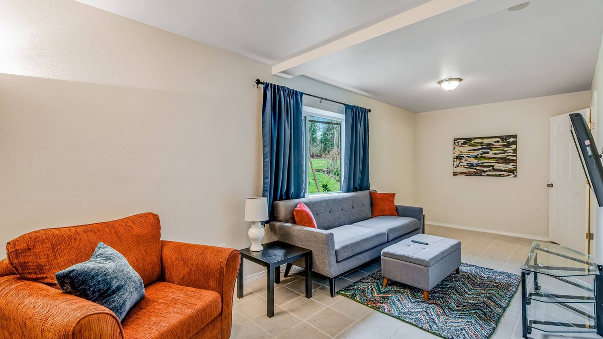 Camano Island House | Island oasis with firepit, port & mountain views, & washer/dryer
