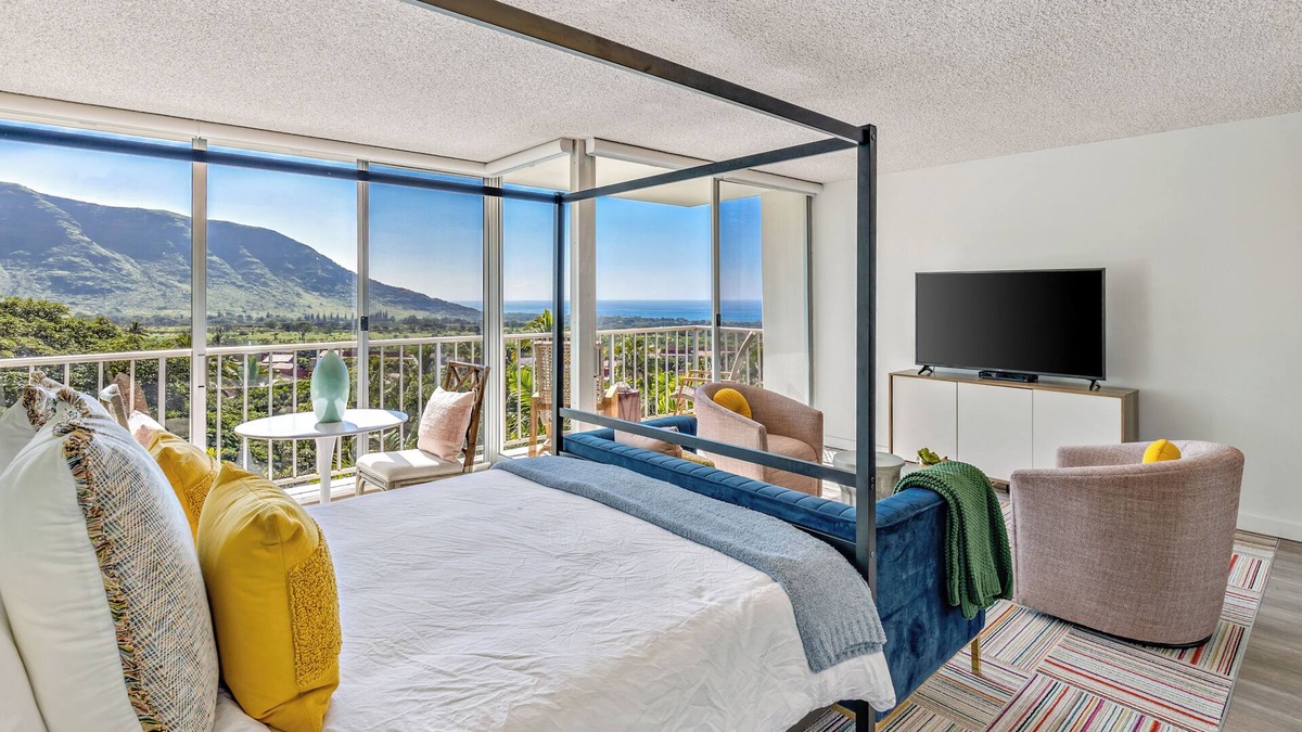 Makaha Condo | Island's EndnA stunning home in the sky with a view of paradise