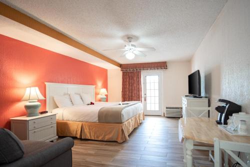 Venice Hotel | Island Sun Inn & Suites - Venice, Florida Historic Downtown & Beach Getaway