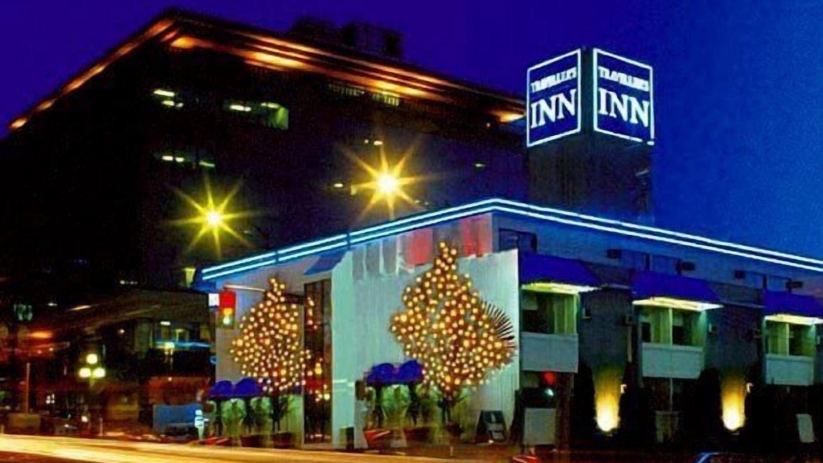 Downtown Victoria Hotel | Island Travel Inn