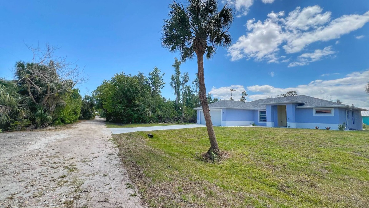 Pine Island Center House | Island Treasure! Brand new on an olde Florida island in the Gulf.