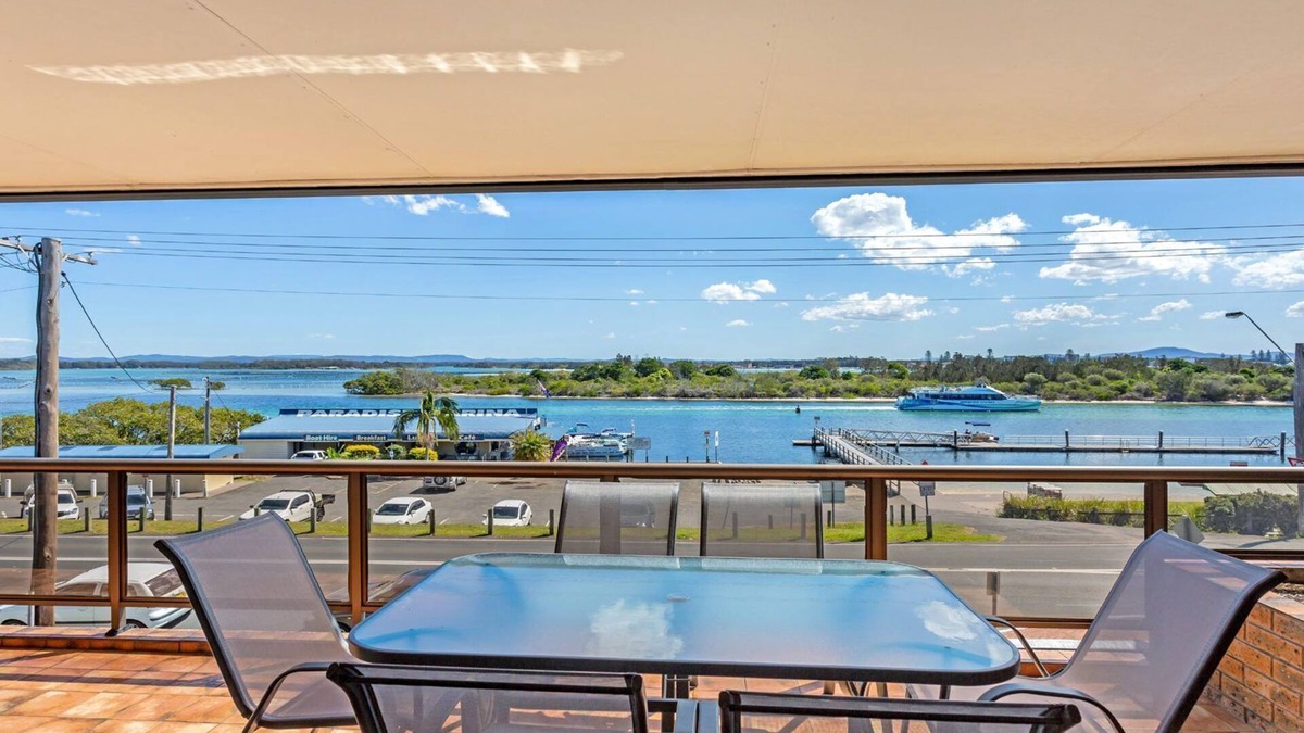 Forster Apartment | Island View 4 -Opposite Wallis Lake!