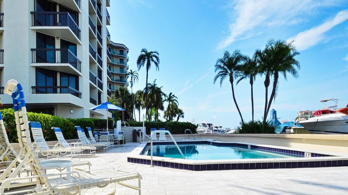 Island Estate Condo | Island Walk 212 '90 day min stay with 2 week lead time'