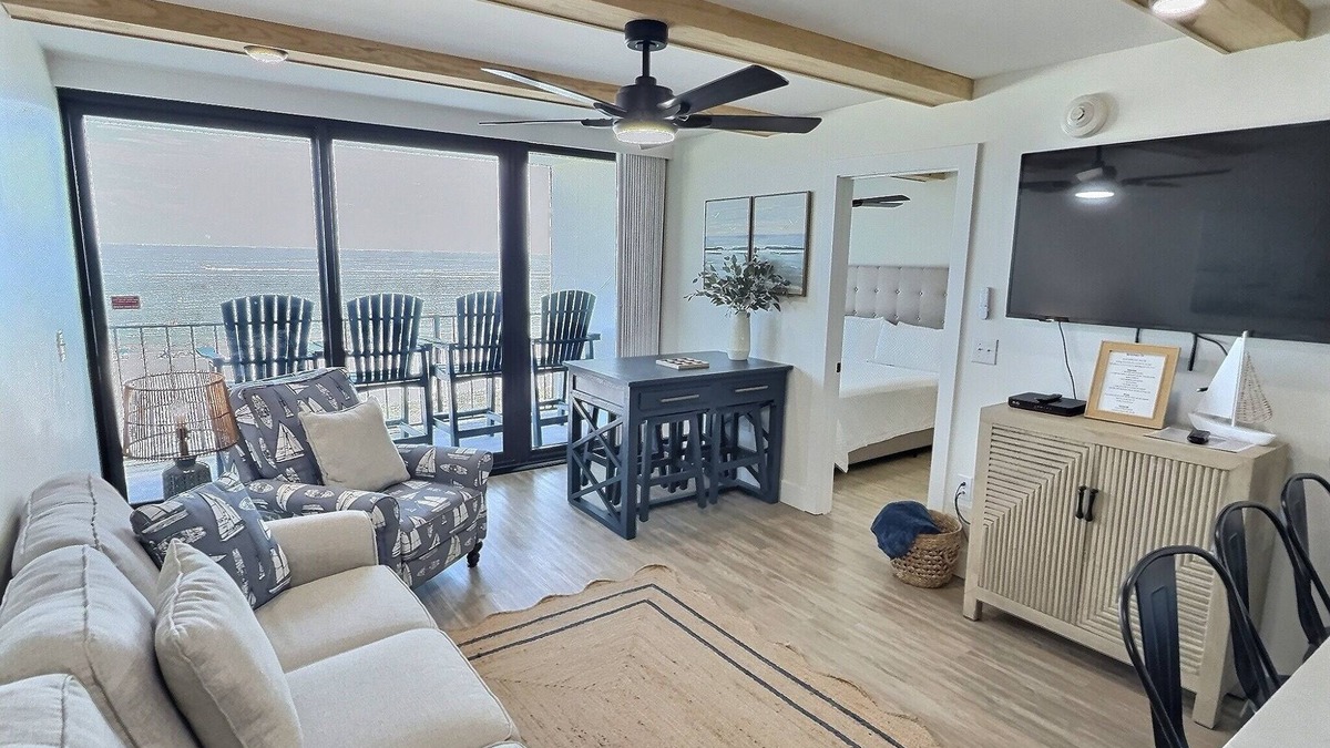 Gulf Shores Condo | Island Winds East 507 - Immaculately Remodeled Coastal Getaway