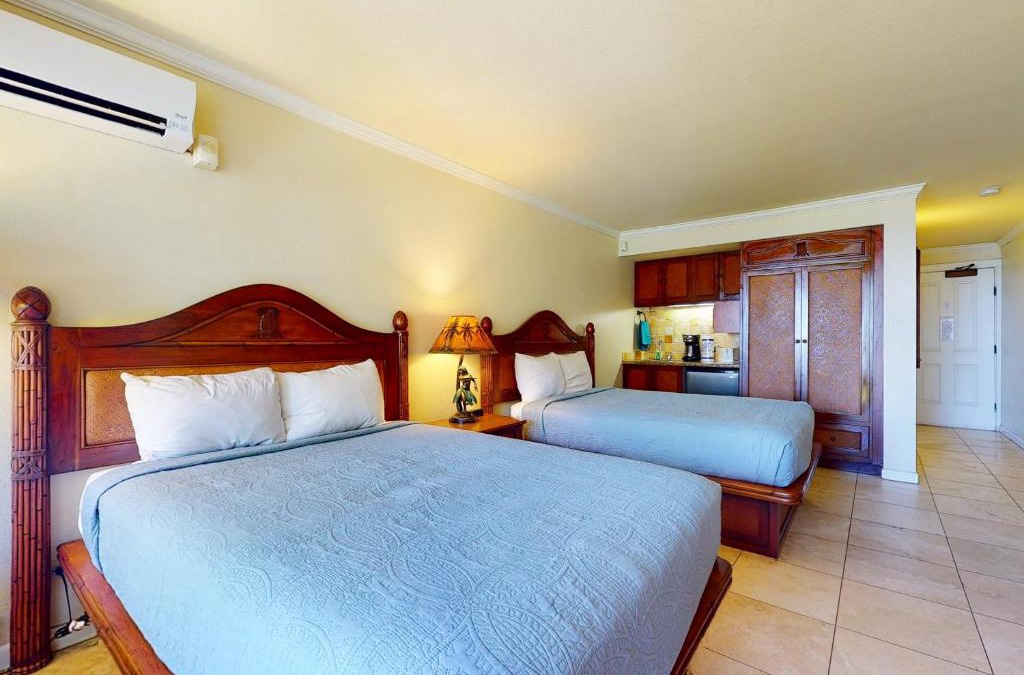 Wailua Hotel | Islander on the Beach 211