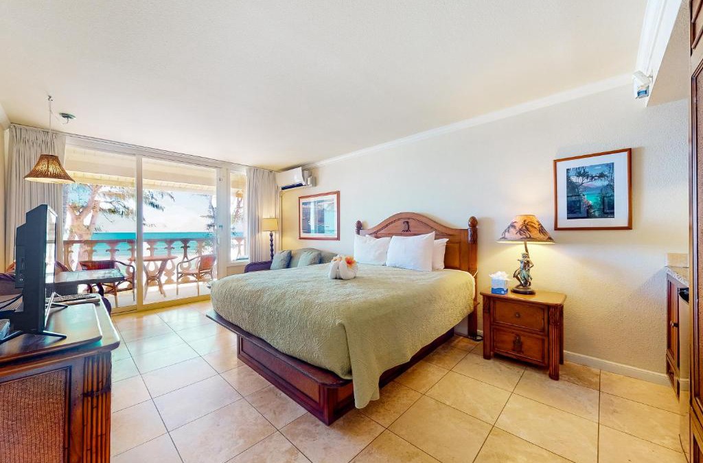 Wailua Hotel | Islander on the Beach 353
