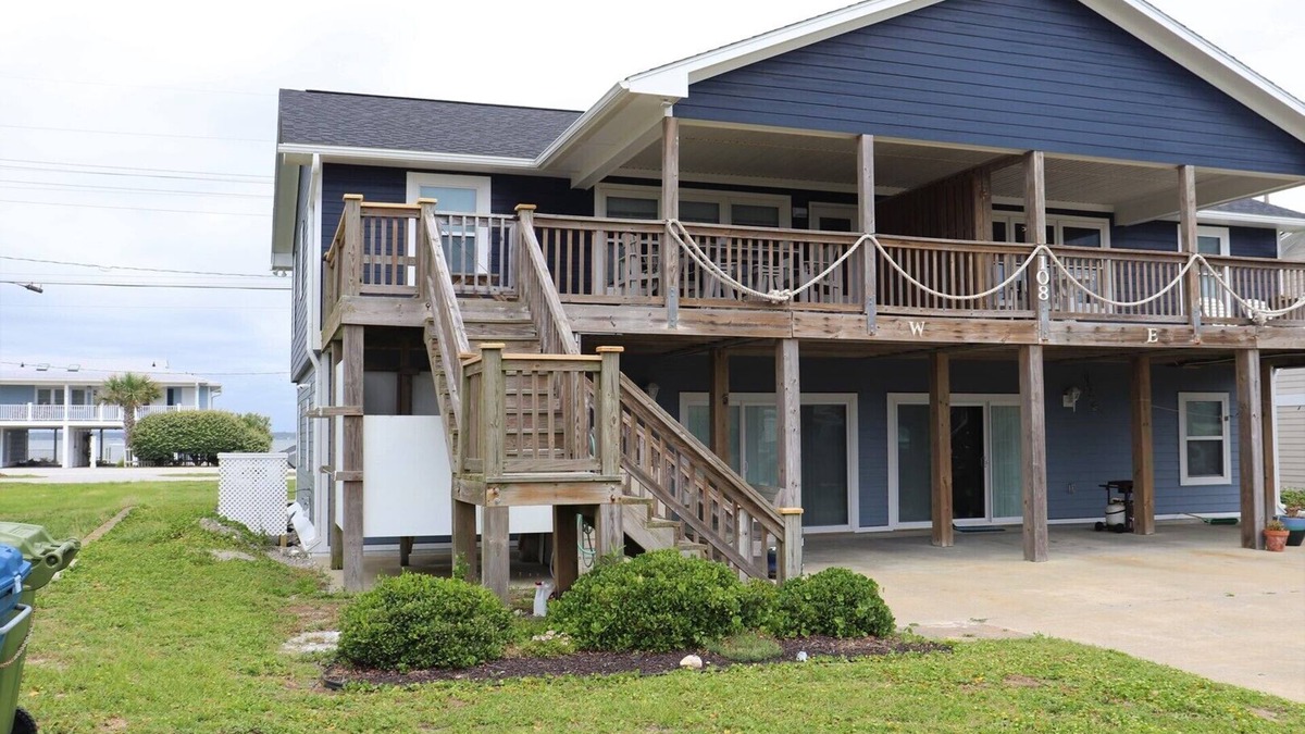 Emerald Isle Cottage | Isle N Joy 4BR, 2BA Steps from the Beach with Ocean & Sound Views
