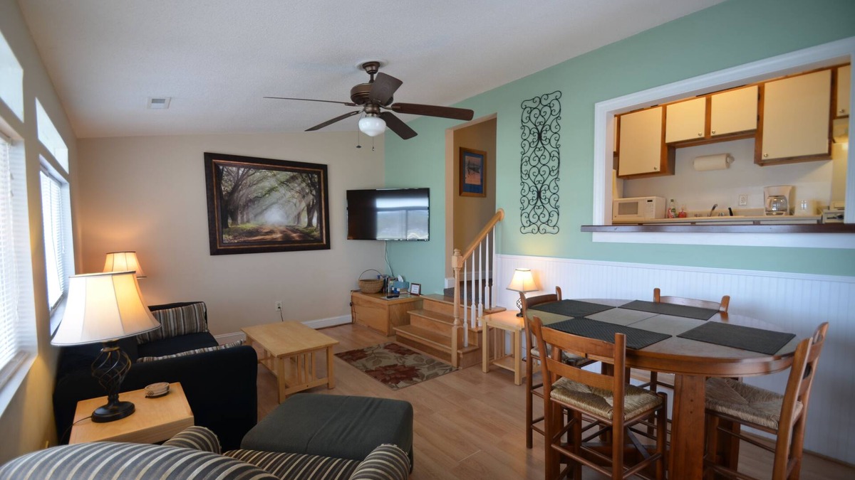 Isle of Palms Condo | Isle of Palms One Bedroom Condo 1/2 block Front Beach fun