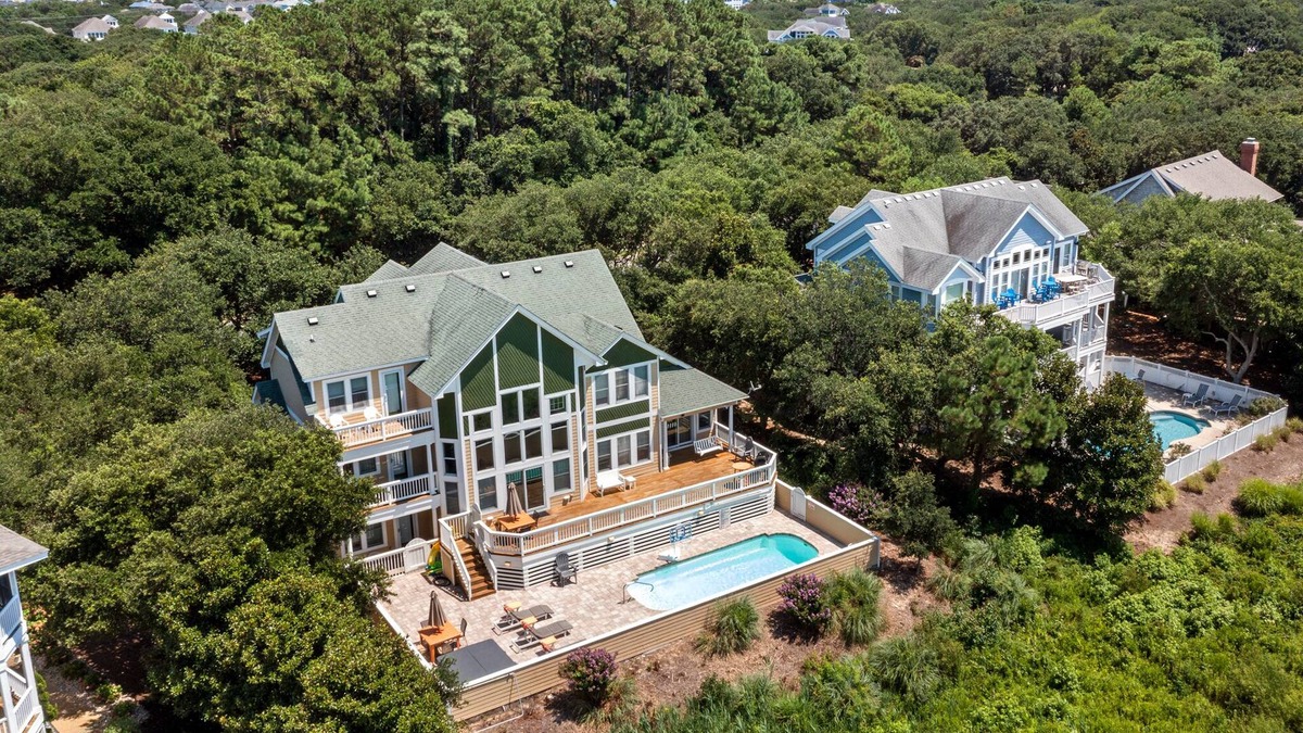 Corolla House | Isle Of Skye: Pet-friendly, Pool, Spa, Rec Room