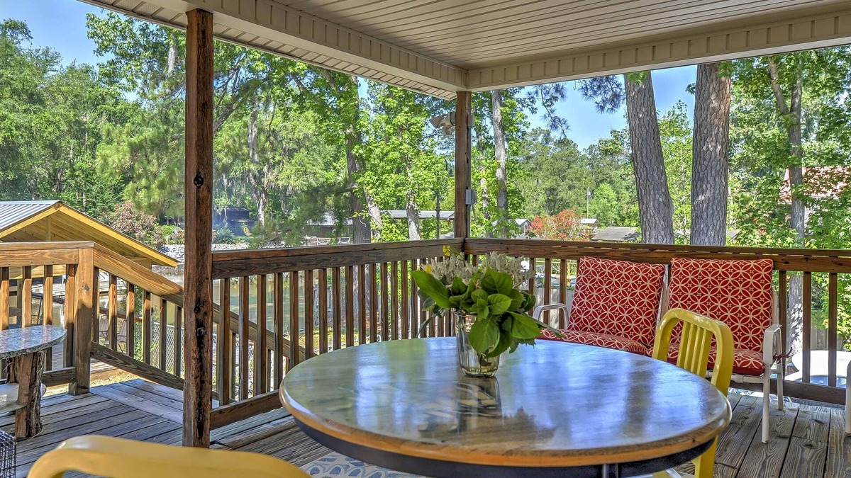 Midway House | Isle of Wight Tri-Level Home w/ Private Boat Dock!