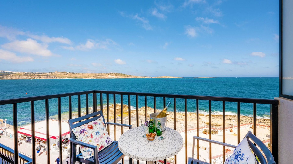 Bugibba Apartment | Islet Seafront Family Apartment