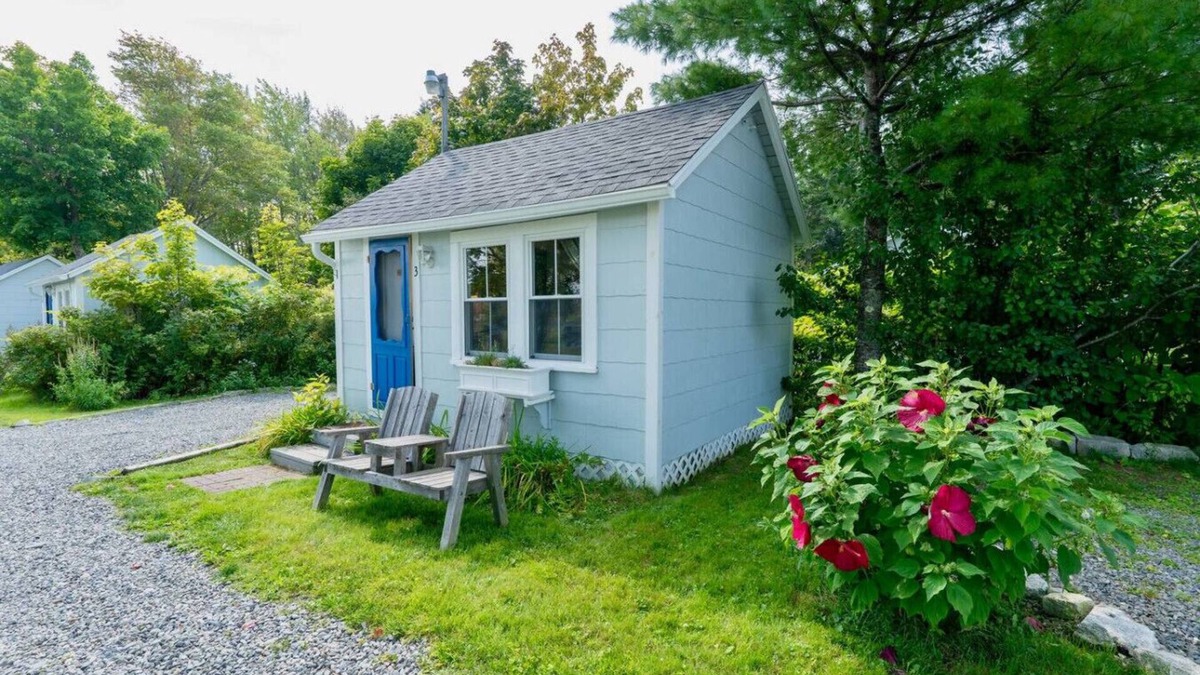 Trenton Cottage | Isleview Cottage 3 - 10 min drive to Acadia!