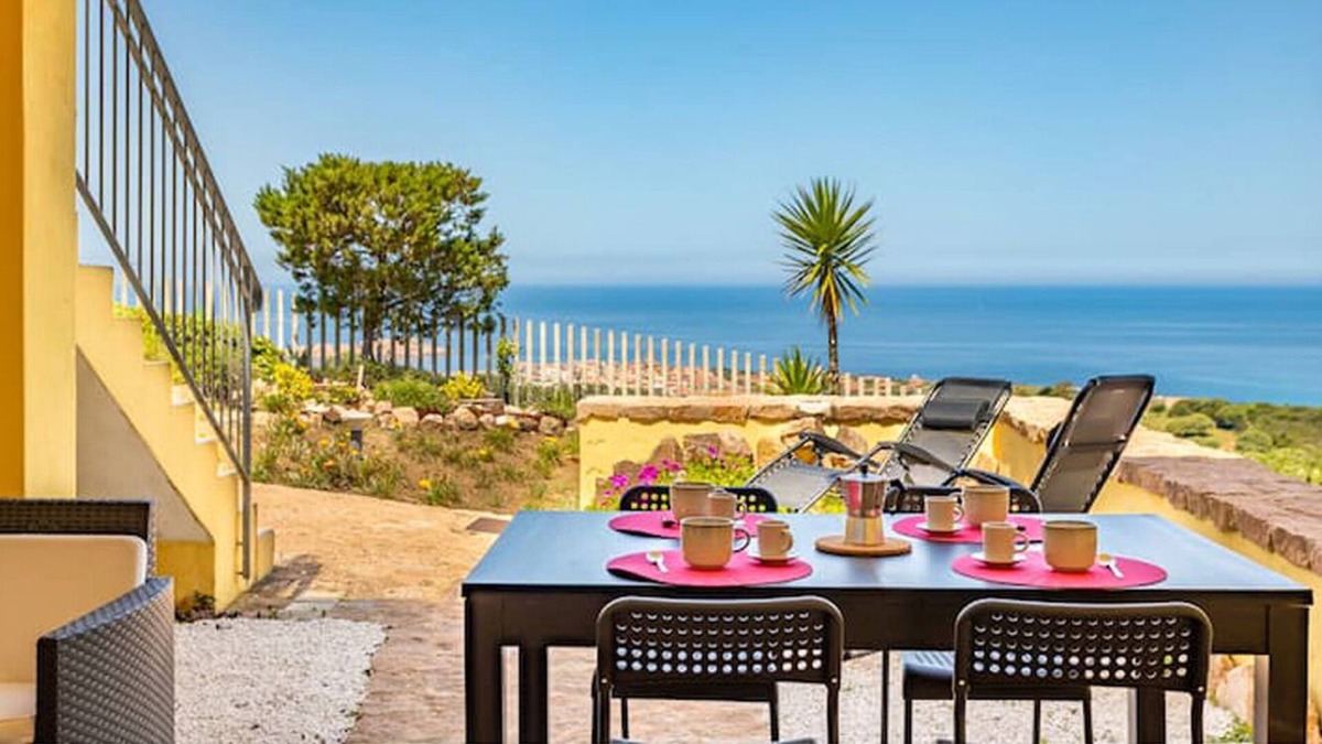 Paduledda Apartment | Isola rossa apartment with sea view