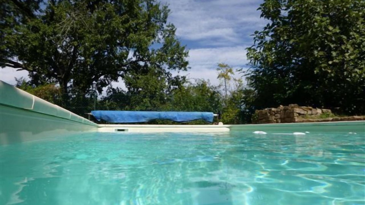 Saint-Antonin Noble Val House | isolated house, heated pool, the quiet of a timber property and meadows