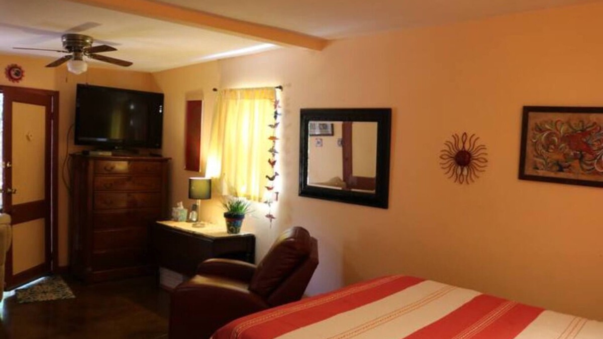 Jefferson Apartment | Isolation Perfection! Studio apartment in a garden!