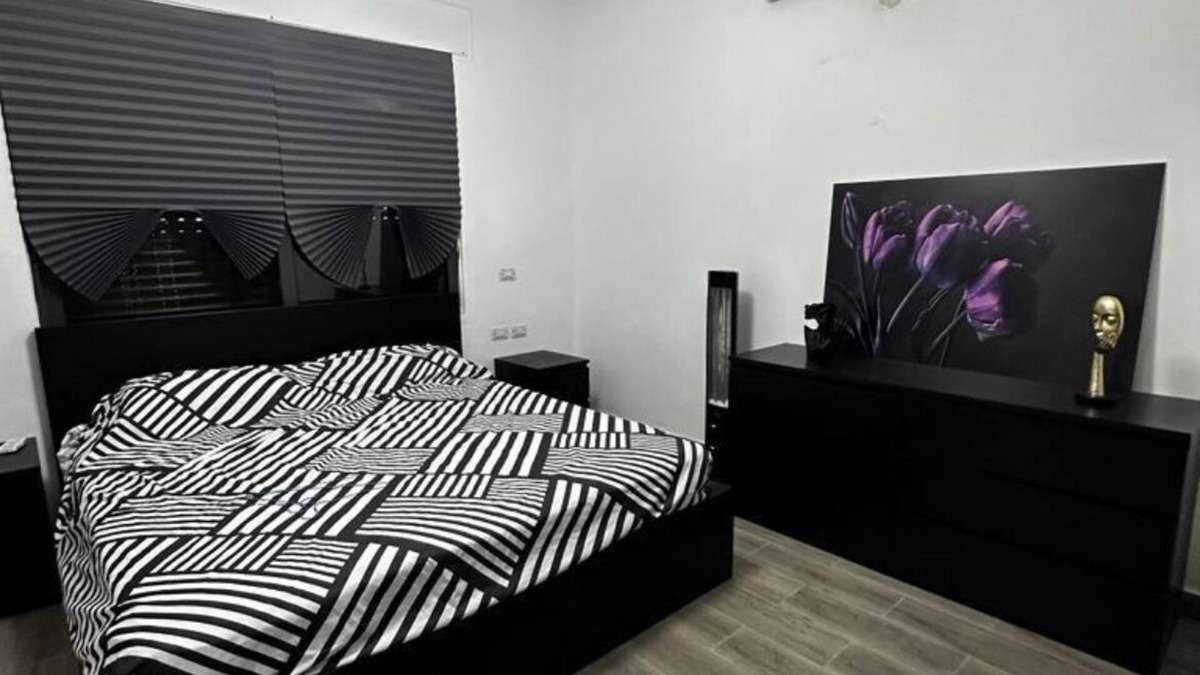 Al-Mafraq Villa | Issawi Villa - Large property with a pool and dune buggy