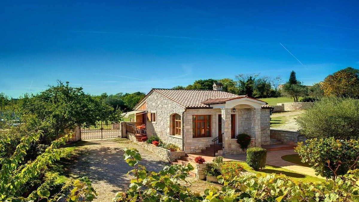 Rakalj Villa | Istrian house in quiet area