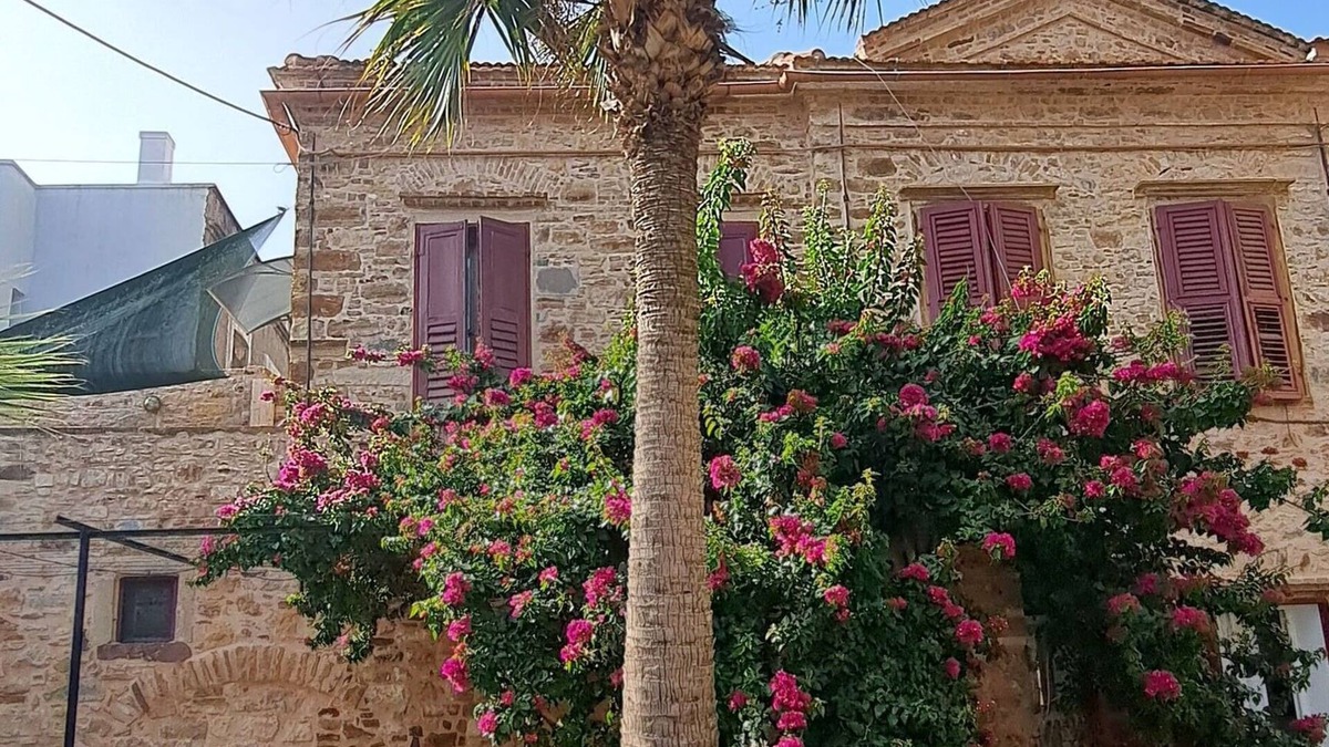 Chios Apartment | It is a five minute walk from the port and five minutes drive from the airport.