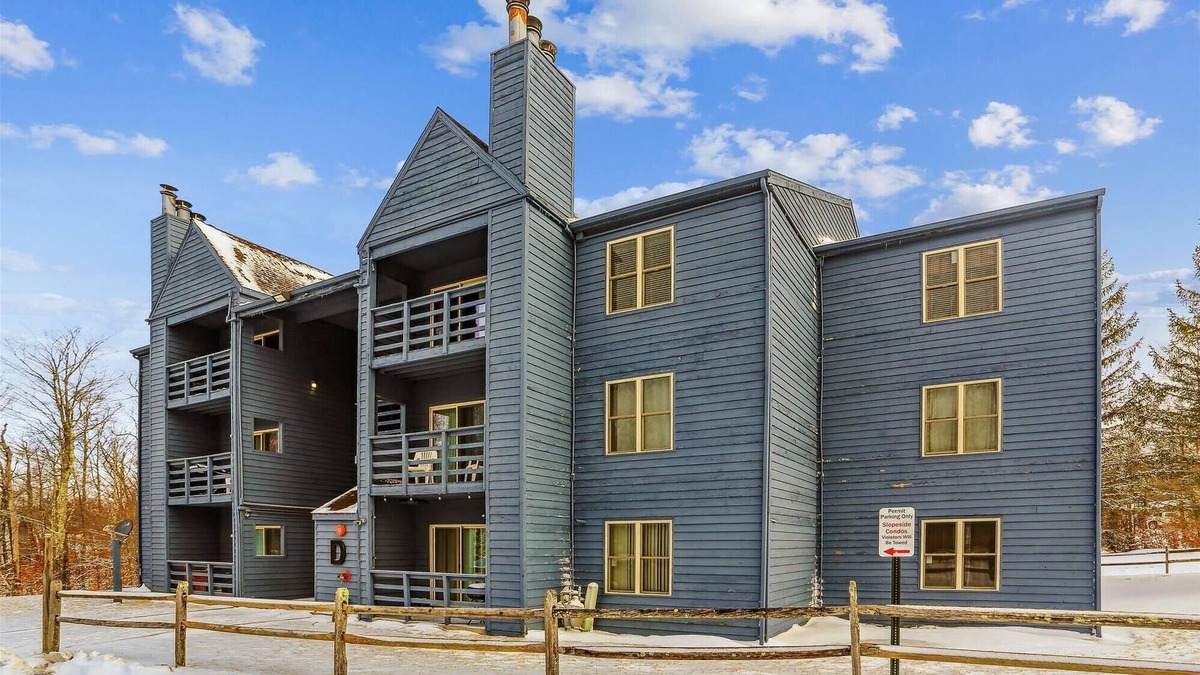 Timberline Condo | It is a very short walk to Timberline Mountains lifts and lodge from D303!