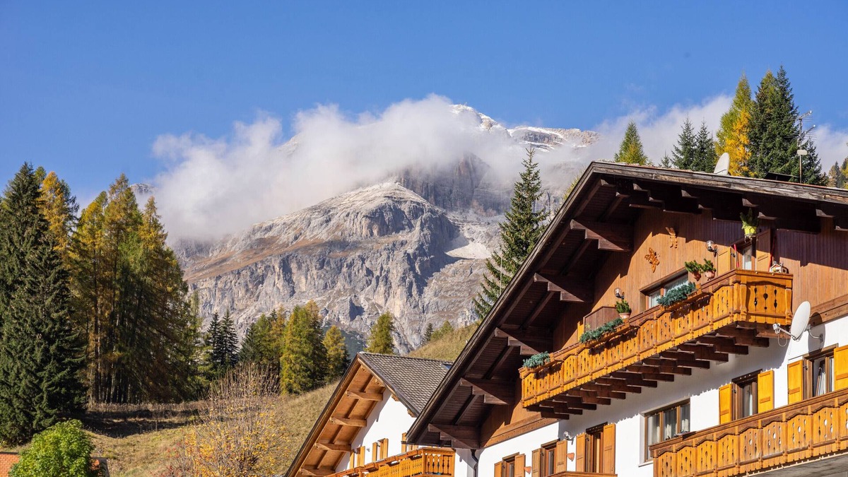Alfauro Apartment | Apartment 'Luisa' with Mountain View and Wi-Fi
