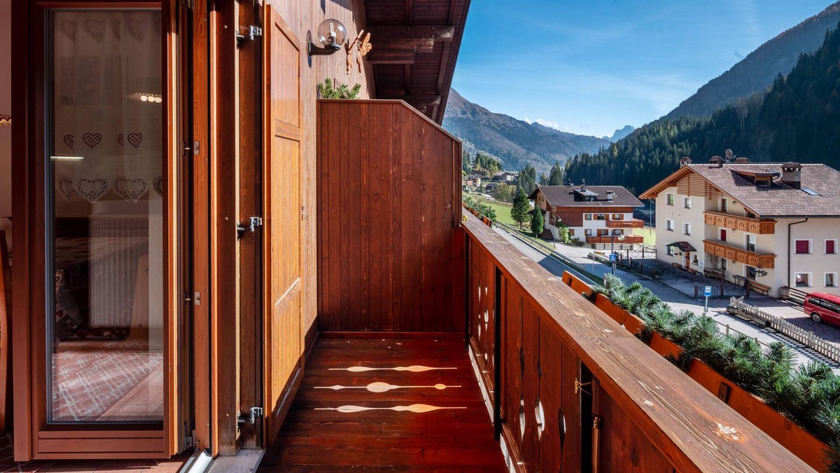 Alfauro Apartment | Apartment 'Dolomiti' with Mountain View, Private Terrace and Wi-Fi