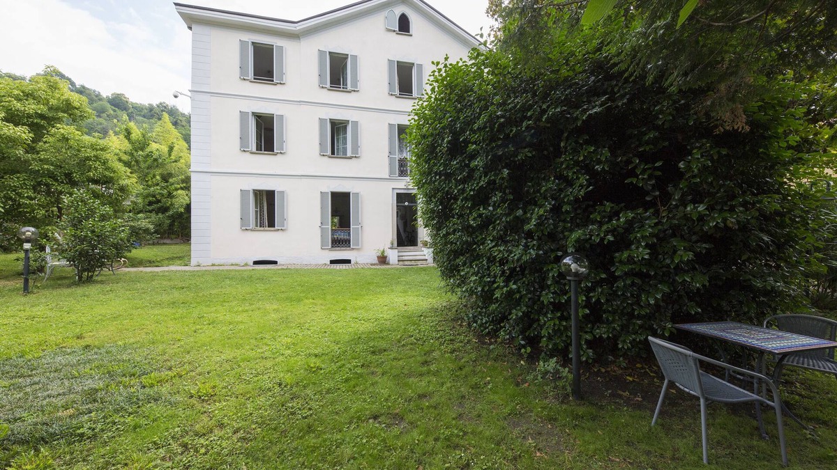 Maccagno Villa | Garden View apartment