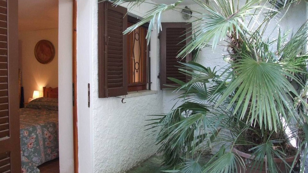 Marina di Castagneto Carducci Apartment | Elegant apartment by the sea. Le Camelie