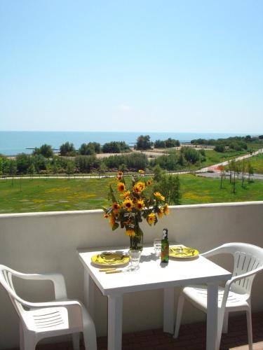 Porto Santa Margherita Apartment | Welcoming flat with large balcony