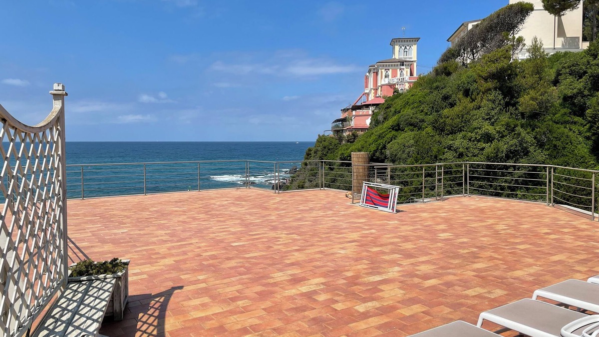 Castiglioncello House | Beach house in Tuscany, right on the seaside